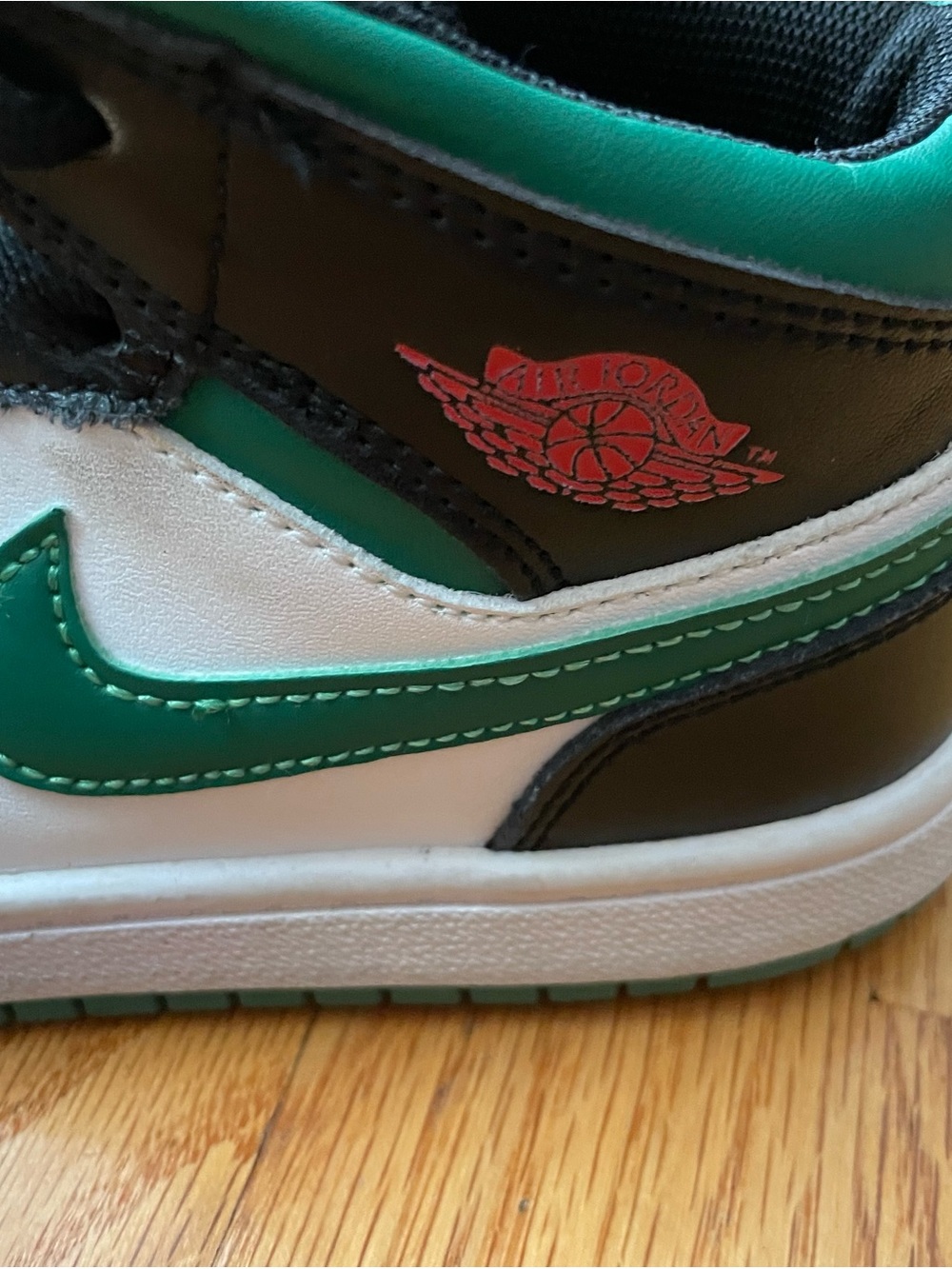 Nike Jordans Kids Mid-Top Sneakers in Green, Black & White - Picture 2 of 8